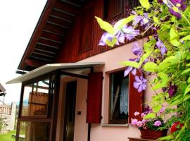 One bedroom house with enclosed garden at Pontebba 8 km away from the slopes, hotel in Pontebba