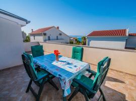 Apartment Gianni only 70m from the sea, island Pag, hotel a Košljun