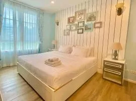 Summer Huahin Condo 2 Bedrooms Pool View Classic Room