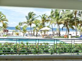 CSII103 Beach Front with Direct Access to Pool and beach, hotel in Los Corrales