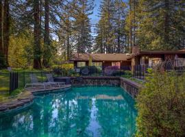 Forest Ridge - Private Pool, Hot Tub, Yoga Room and Sauna, Hotel mit Parkplatz in Sebastopol