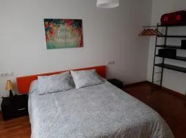 Apartamento con jardin privado y piscina