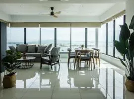 Rumahku Gurney with 270 degree Sea View