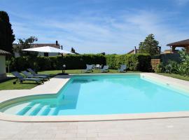 LO SCRIGNO COUNTRY HOUSE, hotel with parking in Coltodino