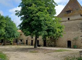 Domaine l'Esprit d'Antan, viešbutis mieste Vilnevas prie Loto, netoliese – Villeneuve sur Lot Golf Club