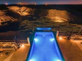 The Cliff Resort