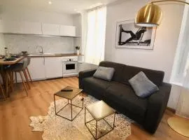 Lovely Apartment Heart of Golden Square Fiber Wifi