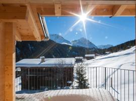 Modern and cozy mountain apt in Litzirüti with a view, hotel in Langwies