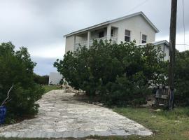 La Grande Pettite Villa, villa in Grand Turk