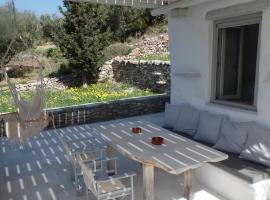 Paros Apartments Cottage, αγροικία στην Παροικιά