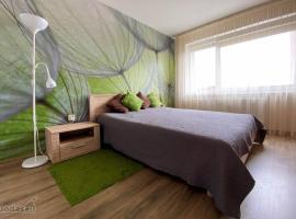 K&D Cozy 2 Rooms Apartment, hotel in Mažeikiai