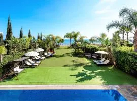 Sea Front Oceanus H2 by Ezoria Villas