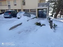 Studio MARMOTTE FONT-ROMEU 4 personnes avec balcon Résidence VAL SOLEIL entièrement rénové en juin 2021 place de PARKING & WIFI gratuit , draps & serviettes de toilettes non inclus, sabanas y toallas no incluidos