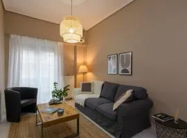 APT 48, COZY APARTMENT IN KALAMATA CITY CENTER