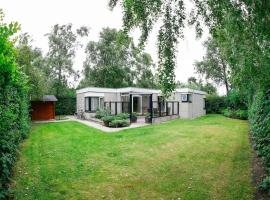 Rustig gelegen bungalow op Texel, casa rústica em Oosterend