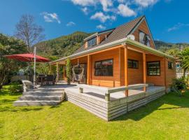 Family Escape - Pauanui Holiday Home, hotel en Pauanui