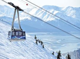 Drift to the Lift - Walk Almost Everywhere at Alyeska Resort from Bright Chalet!、ガードウッドのペット同伴可ホテル