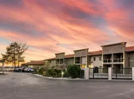 Best Western PLUS Lake Front Hotel