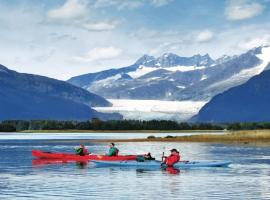Twin Peaks - Great Location! Walk to Mendenhall Glacier - DISCOUNTS ON TOURS!, hotel em Mendenhaven