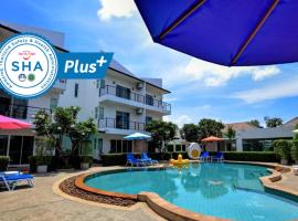Pool Access 89 @Rawai Hotel: Rawai Plajı şehrinde bir otel