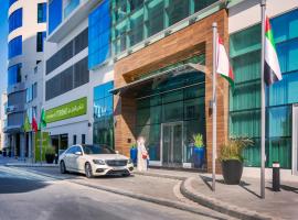 Springfield Suites, hotel with hot tubs in Seef