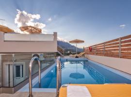 Giannis Pool Villas in Kastelos, hotell med parkeringsplass i Kástellos