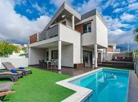 Casa independiente con piscina privada