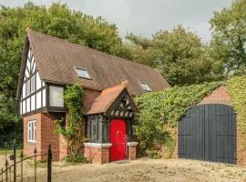 14P 5B Beautiful English Villa with jacuzzi