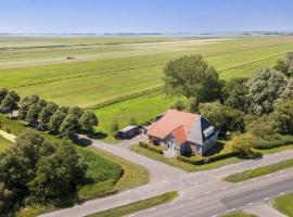 Large fully renovated farmhouse with indoor Swim spa and Sauna, hotel with parking in Lemmer