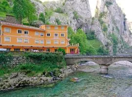 Hostal Poncebos