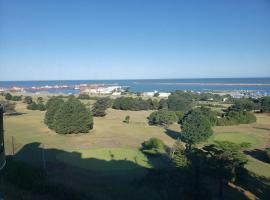 Departamento Playa Grande Alem Golf, hotel en Mar del Plata