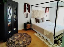 Apartamento en Benamara Gardens, hotel cerca de Playa El Saladillo, Estepona