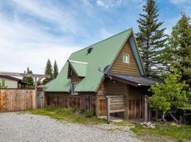 New Listing! Charming Cabin!, apartment in West Yellowstone