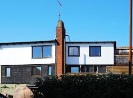 4 person holiday home in LYSEKIL-By Traum, hotel v destinaci Lysekil