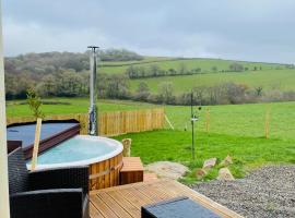 Private country caravan surrounded by fields, cottage in Liskeard