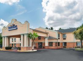 Baymont by Wyndham Hinesville Fort Stewart Area、ハインズヴィルのホテル