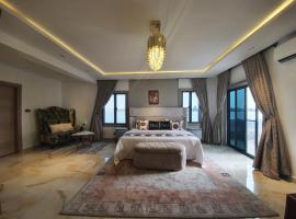 Sujimoto Residence-MayFair 3 Bedroom Luxury Short-let, hotel a Ikoyi