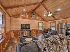 Cozy Broken Bow Cabin, Walk to the Lukfata Creek!