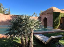 Villa #1 ‘Rosalie’, hotel con piscina en Marrakech