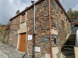 "Casa do Avô Armindo" Mountain Experience, mökki kohteessa Vila Real