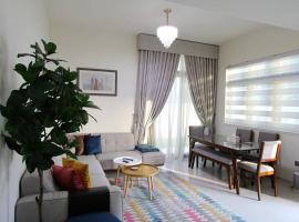 Upgraded spacious 3BR+Maid Villa, vacation home in Dubai
