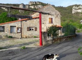 Les TREMIERES: Saint-Paul-des-Fonts şehrinde bir Oda ve Kahvaltı