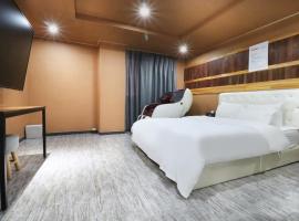 Hotel Don, hotel near Yongji Munhwa Park, Changwon