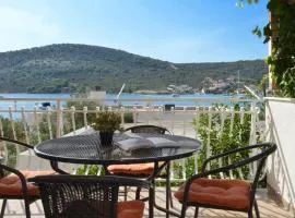 Apartments Paž - 28m from the beach