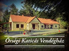 Őrségi Katicás Vendégház อพาร์ตเมนต์ในViszák
