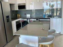 Flat 14 Block 6 Bellamare, feriebolig i Port Elizabeth