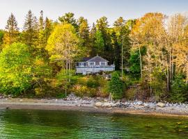 Lucky Stone Retreat - private beach & Acadia view, cottage in Sullivan