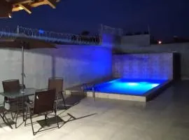 casa na praia com piscina em itanhaem