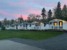 Les chalets de la colline inc: Baie-Sainte-Catherine şehrinde bir dağ evi