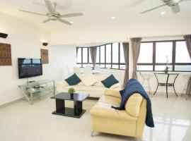 Sri Sayang Seaview Holiday Home, διαμέρισμα σε Batu Ferringhi